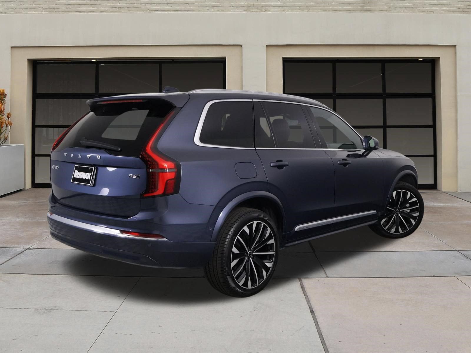 Certified 2026 Volvo XC90 B6 Plus w/ Protection Package AWD/4WD image 4