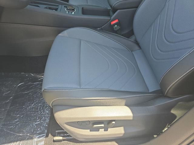 New 2026 Volkswagen Tiguan SE R-Line FWD image 16