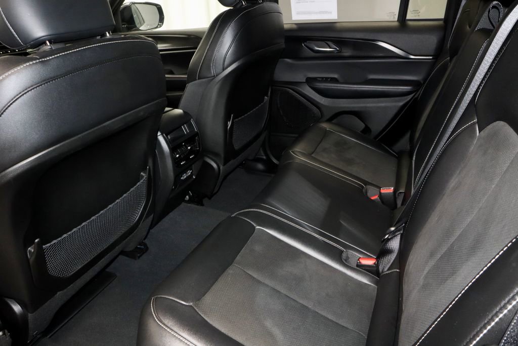 Used 2024 Jeep Grand Cherokee Altitude image 22