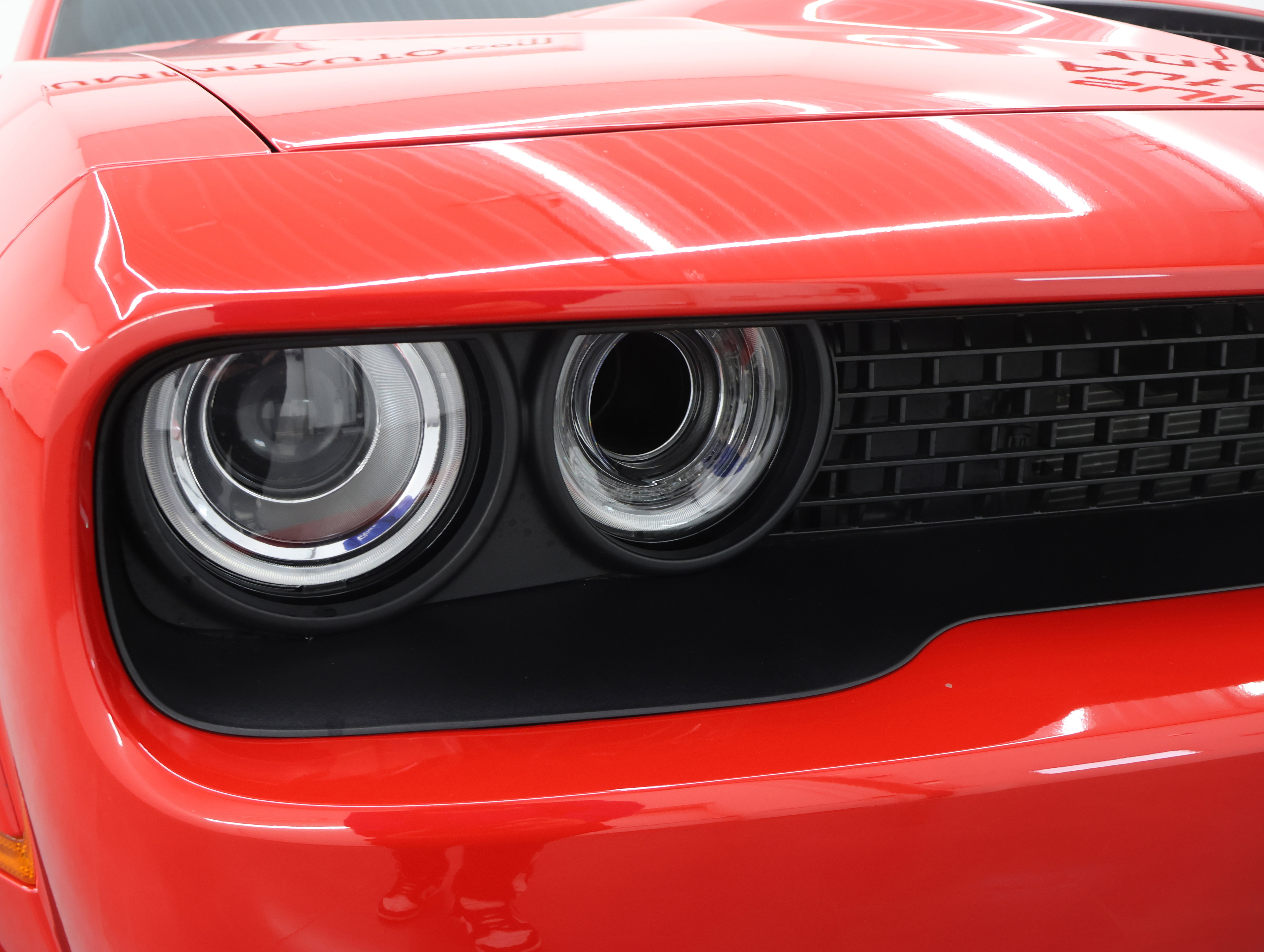 Used 2018 Dodge Challenger SRT Hellcat RWD image 23