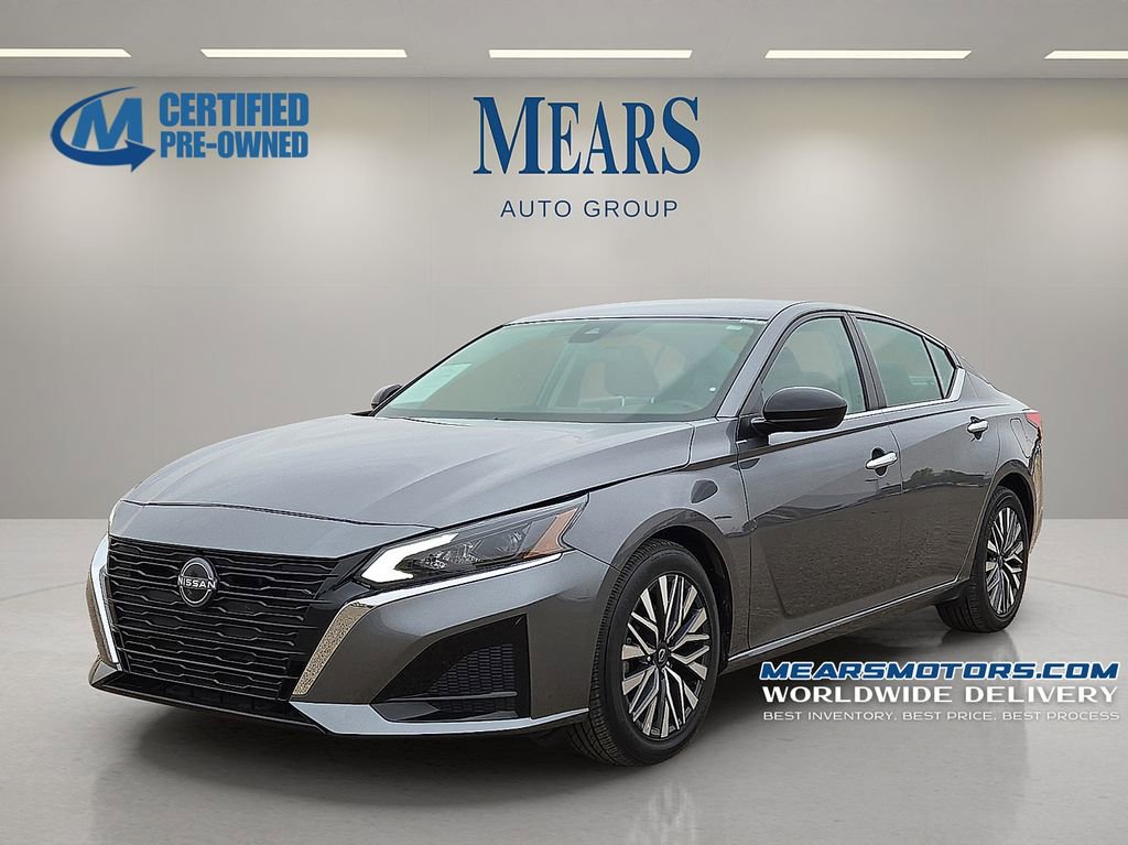 Used 2024 Nissan Altima 2.5 SV image 1