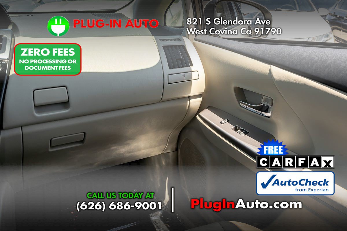 Used 2015 Toyota Prius V Four FWD image 16