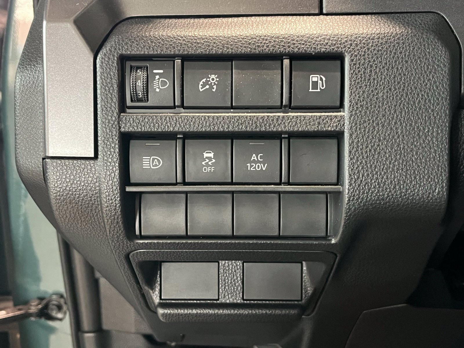 Used 2025 Toyota 4Runner TRD Off-Road AWD/4WD image 35
