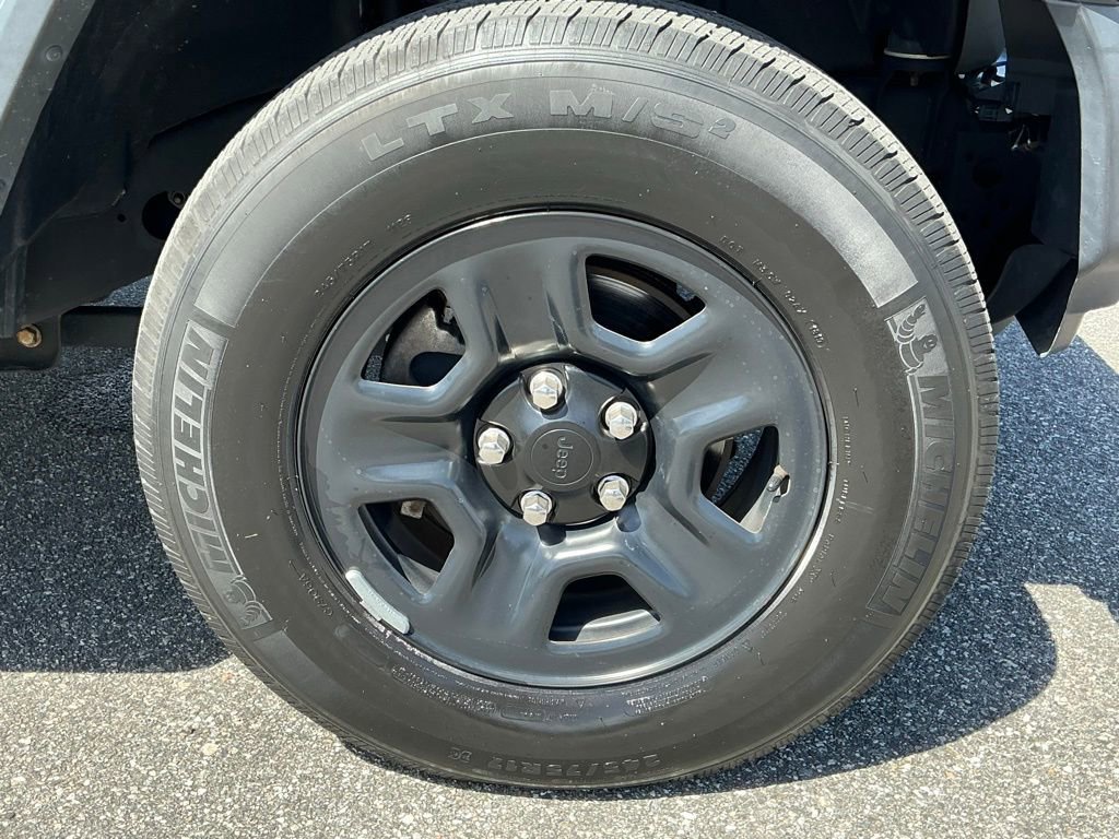 Used 2020 Jeep Gladiator Sport w/ Trailer Tow Package image 13