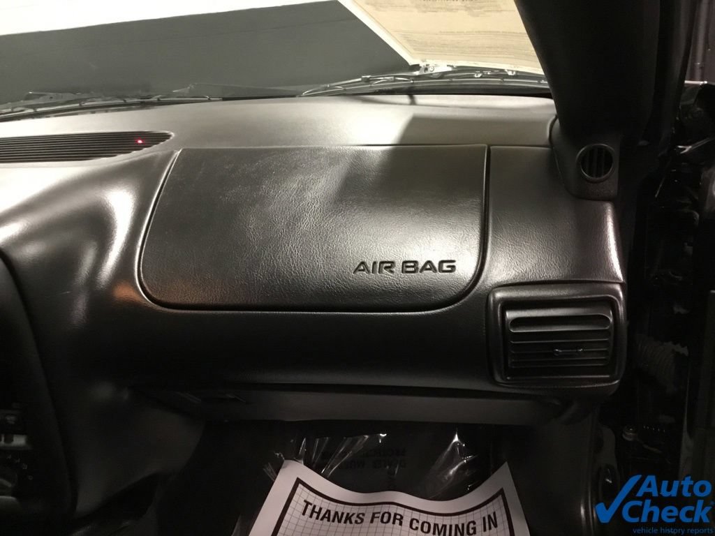 Used 2000 Chevrolet Camaro Z28 w/ Sport Appearance Pkg RWD image 40