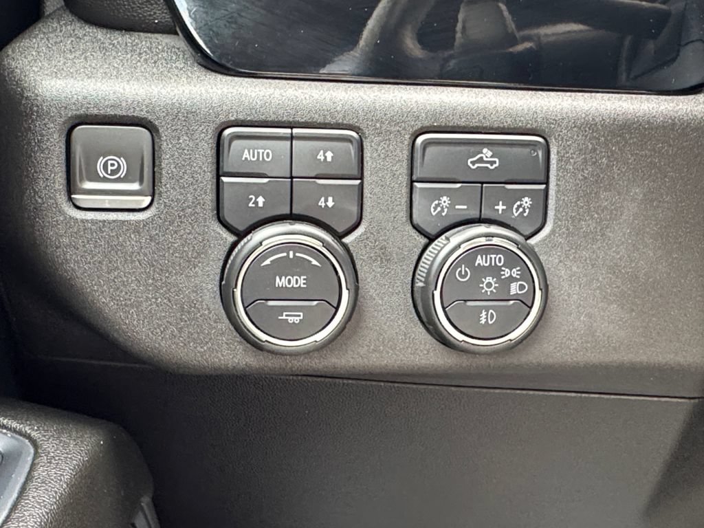 Used 2024 Chevrolet Silverado 1500 RST AWD/4WD image 31