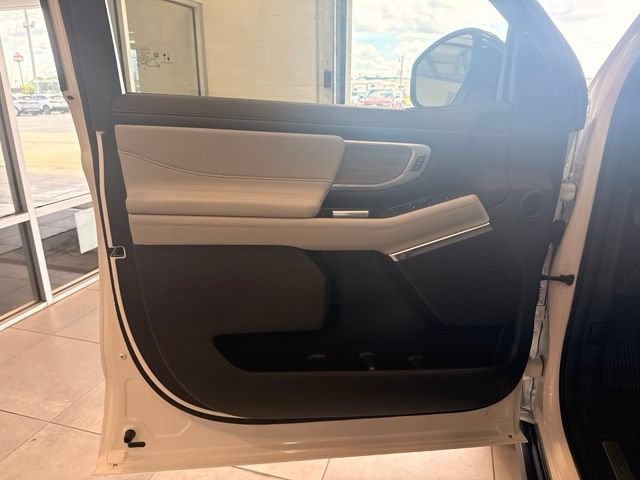 New 2027 Ford Expedition Platinum w/ Platinum Ultimate Package AWD/4WD image 14