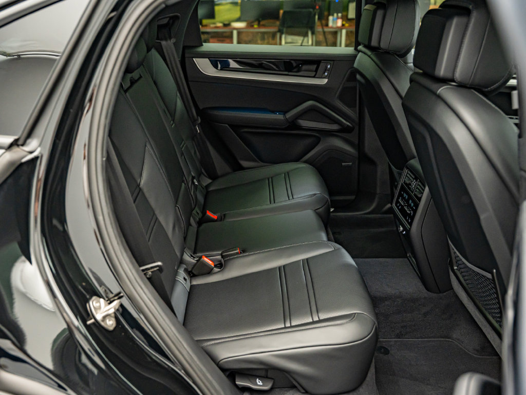 New 2026 Porsche Cayenne Coupe AWD/4WD image 42