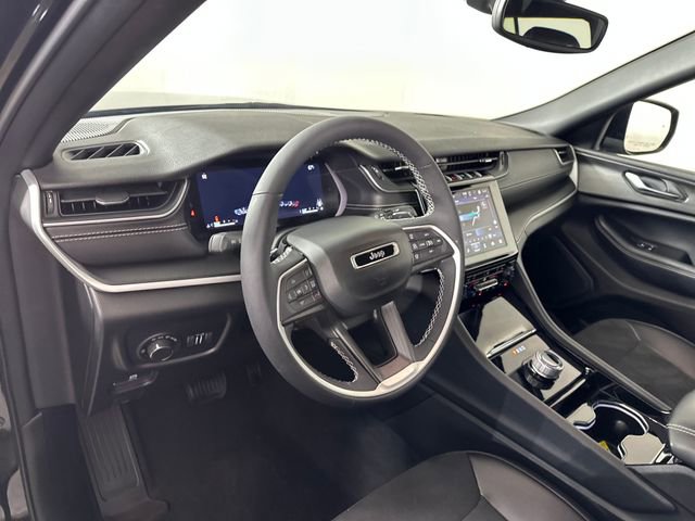 Used 2023 Jeep Grand Cherokee L Laredo image 13