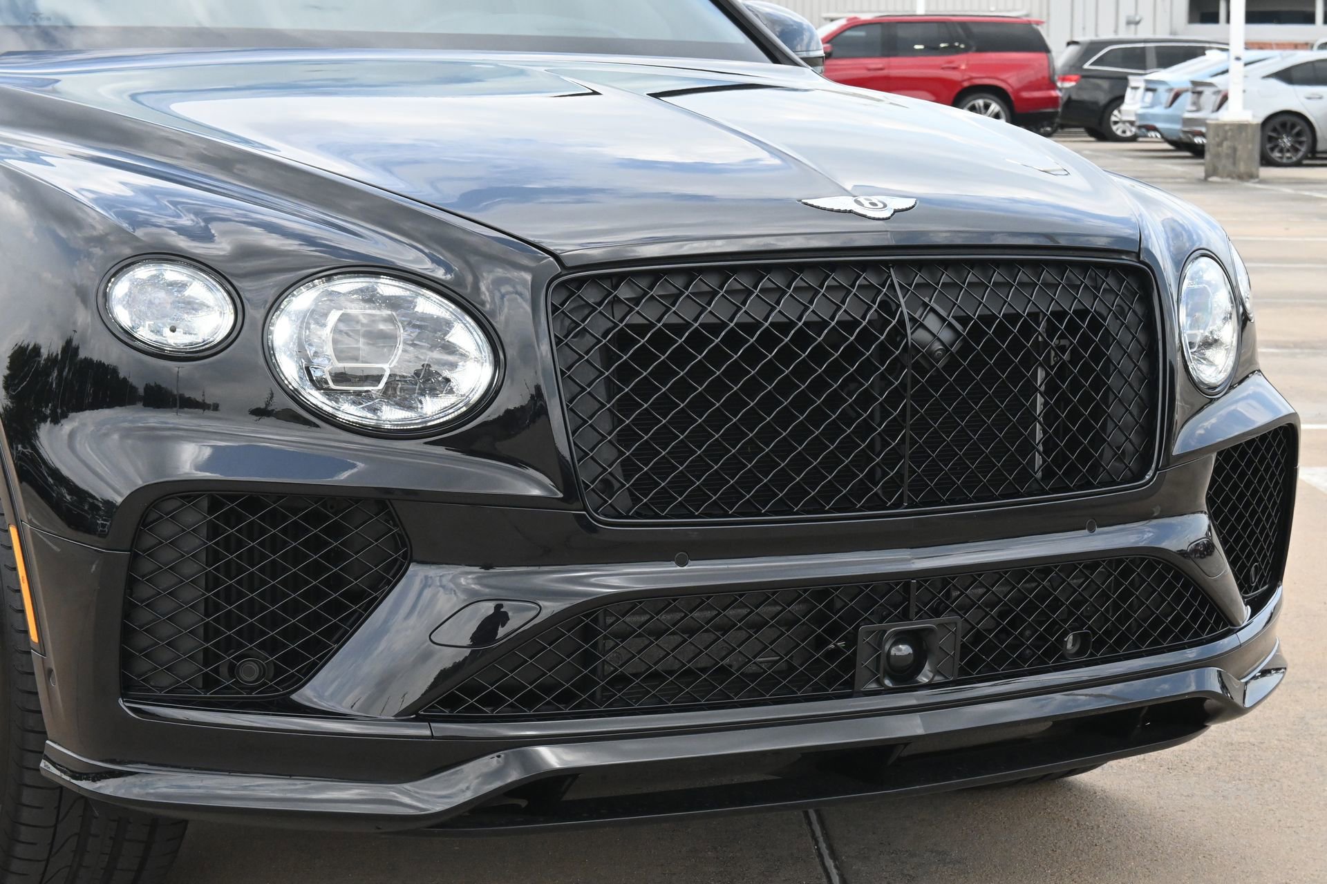 Used 2024 Bentley Bentayga AWD/4WD image 28