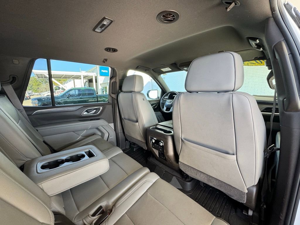Used 2023 GMC Yukon SLT w/ SLT Luxury Package image 27