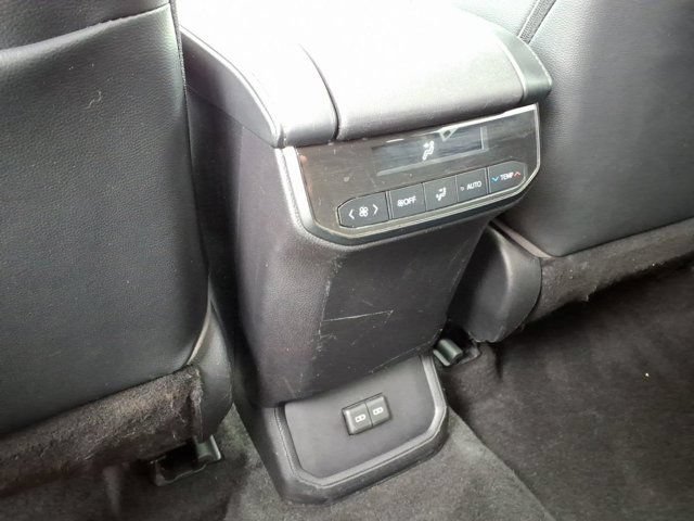 Used 2023 Toyota Highlander XLE FWD image 19