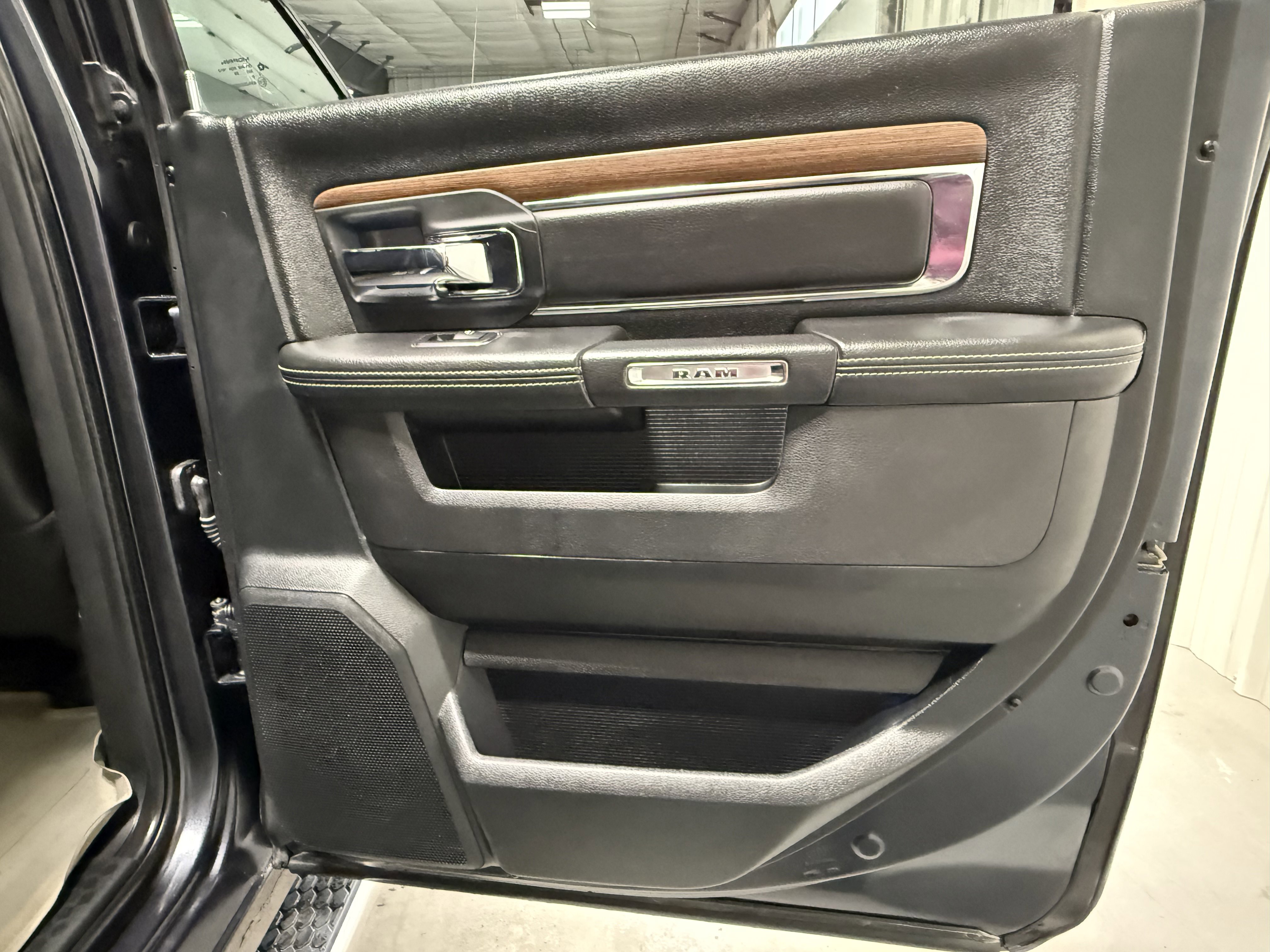 Used 2017 RAM 1500 Laramie w/ Convenience Group image 12