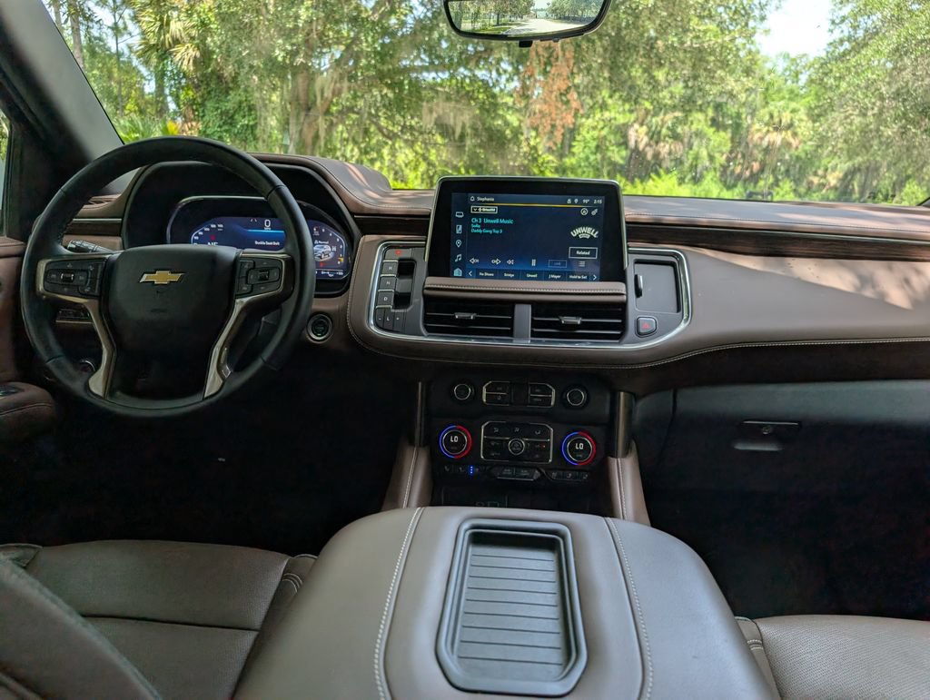 Used 2024 Chevrolet Tahoe High Country AWD/4WD image 14
