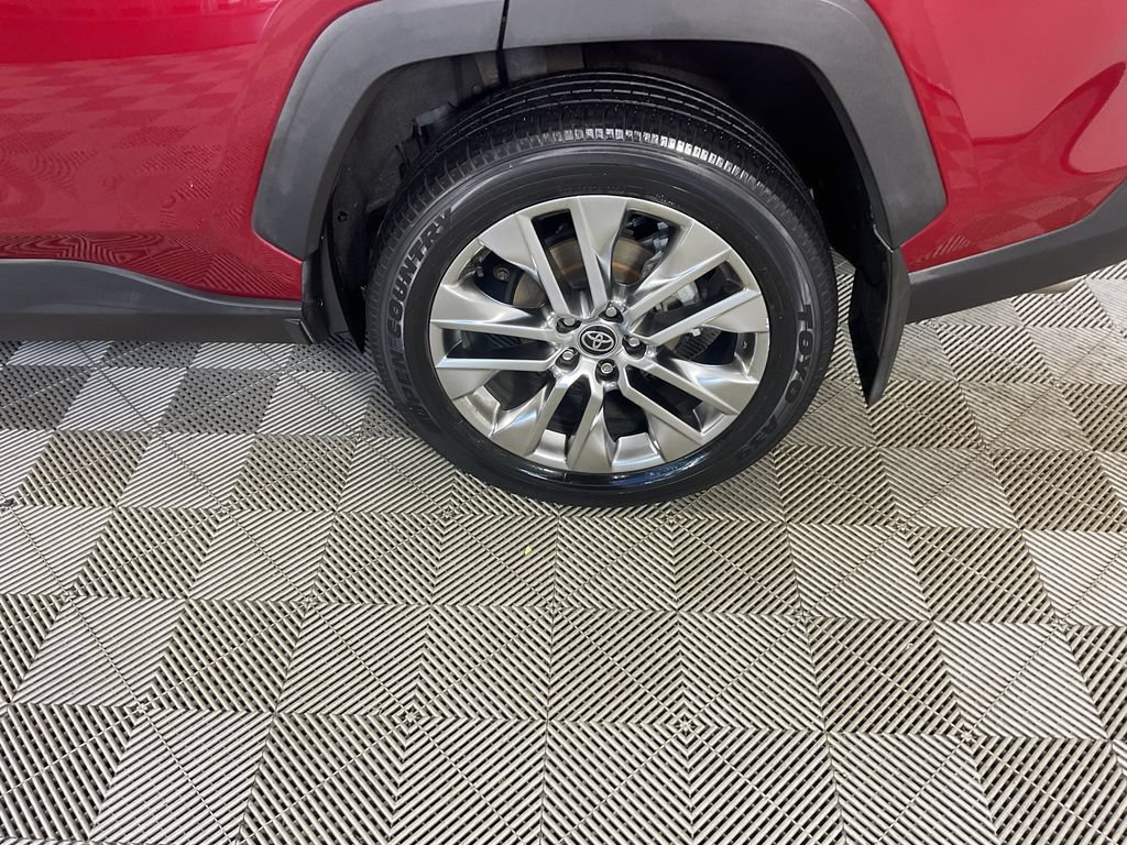 Used 2021 Toyota RAV4 Limited AWD/4WD image 9