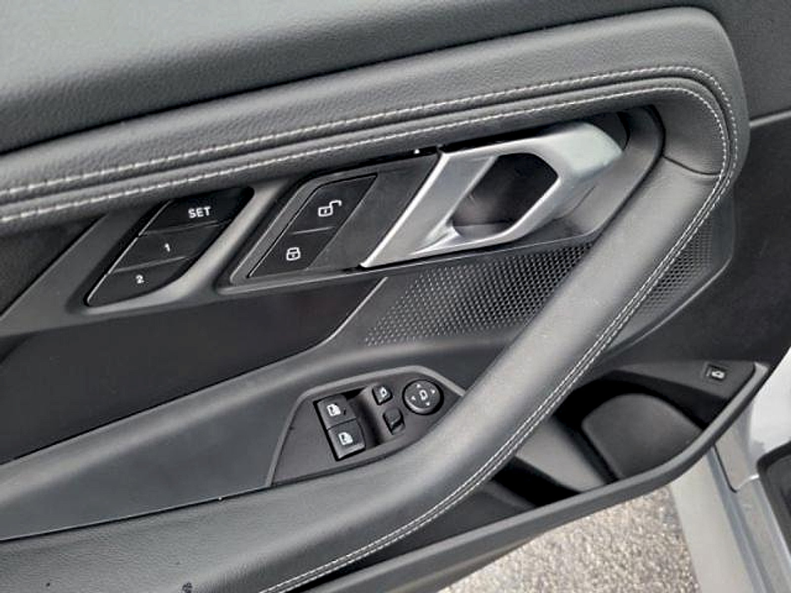 Used 2025 BMW 230i Coupe w/ M Sport Package RWD image 16