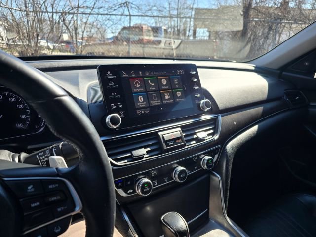 Used 2018 Honda Accord Touring image 29