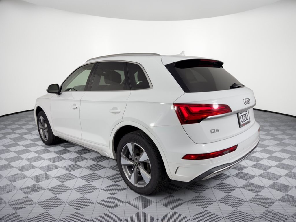Certified 2024 Audi Q5 2.0T Premium w/ Convenience Package AWD/4WD image 3
