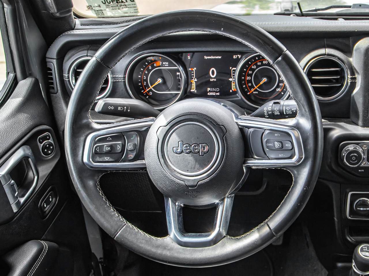 Used 2019 Jeep Wrangler Unlimited Sahara AWD/4WD image 12