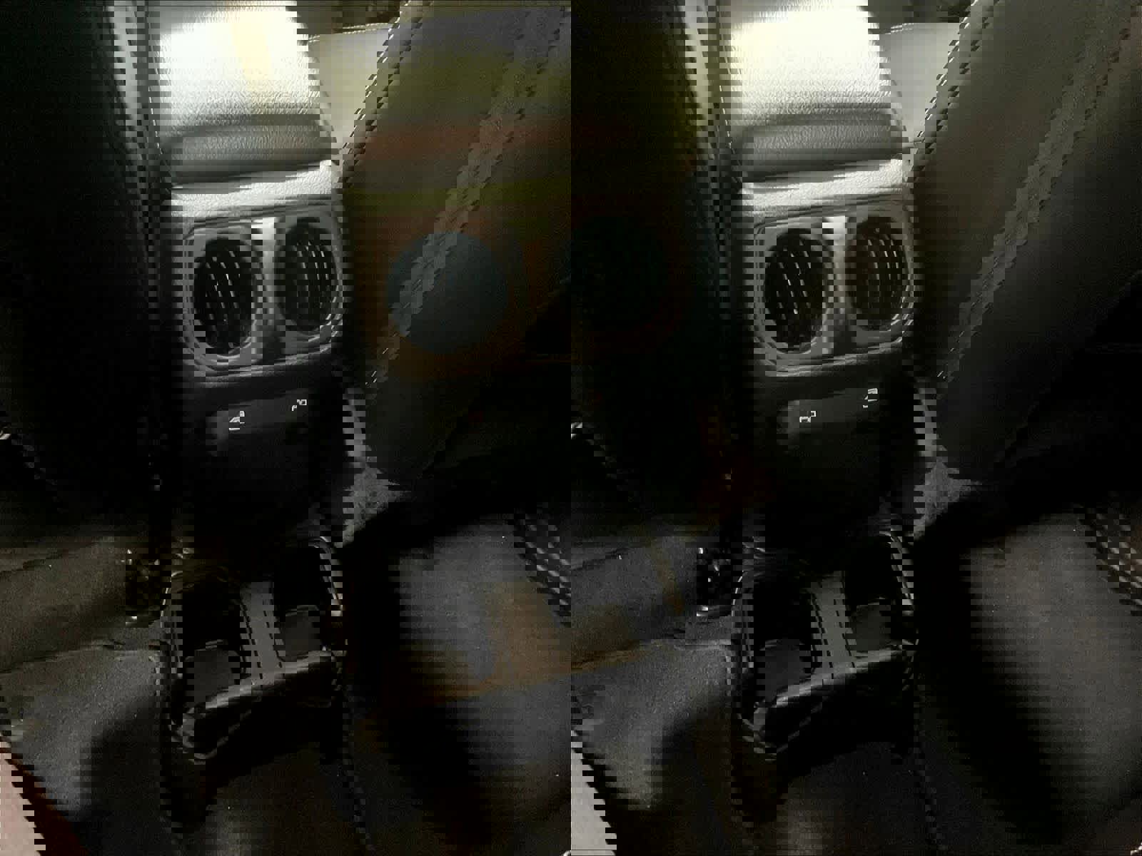 Used 2020 Jeep Wrangler Unlimited Sport S image 32