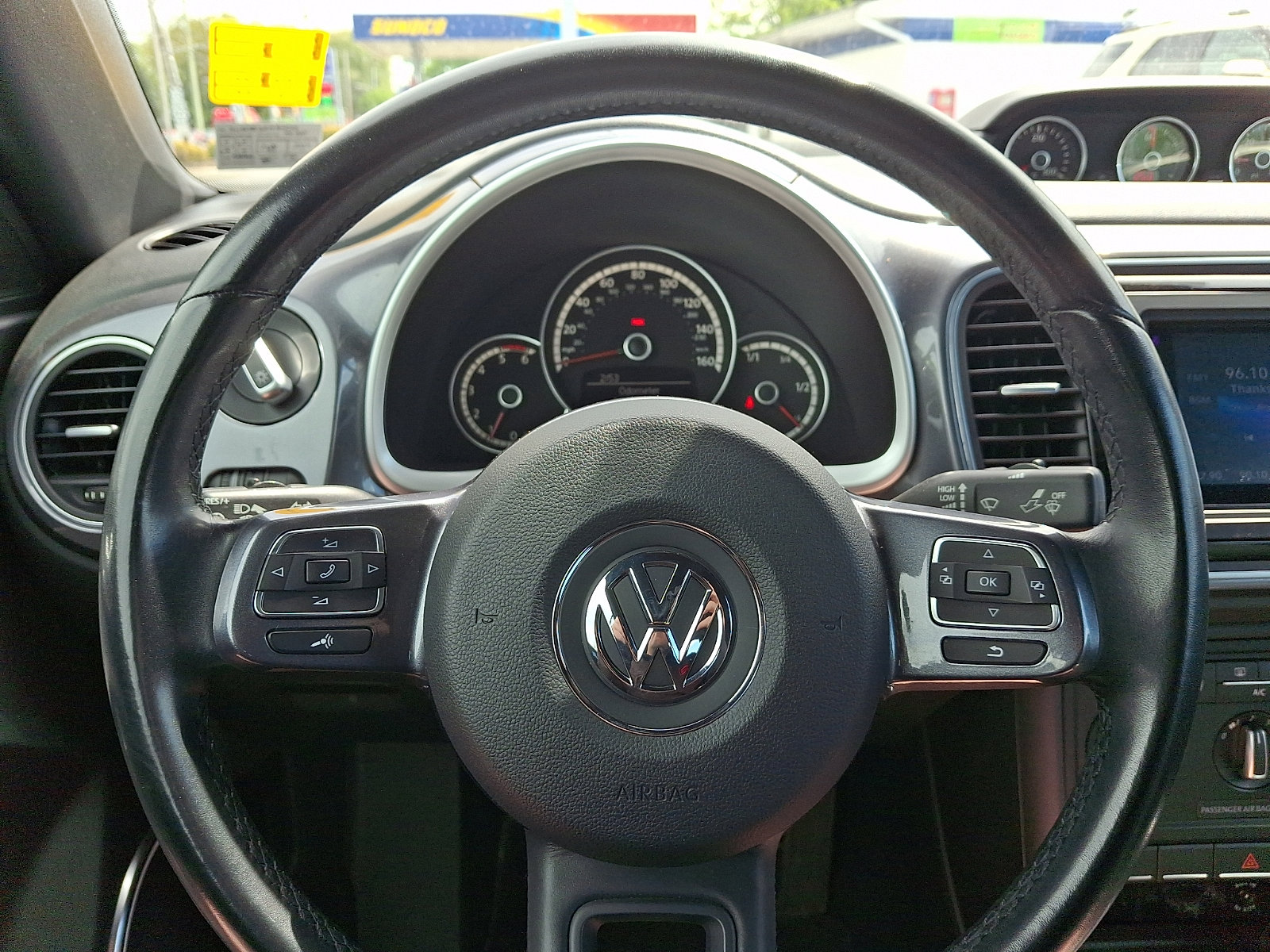 Used 2014 Volkswagen Beetle TDI FWD image 18