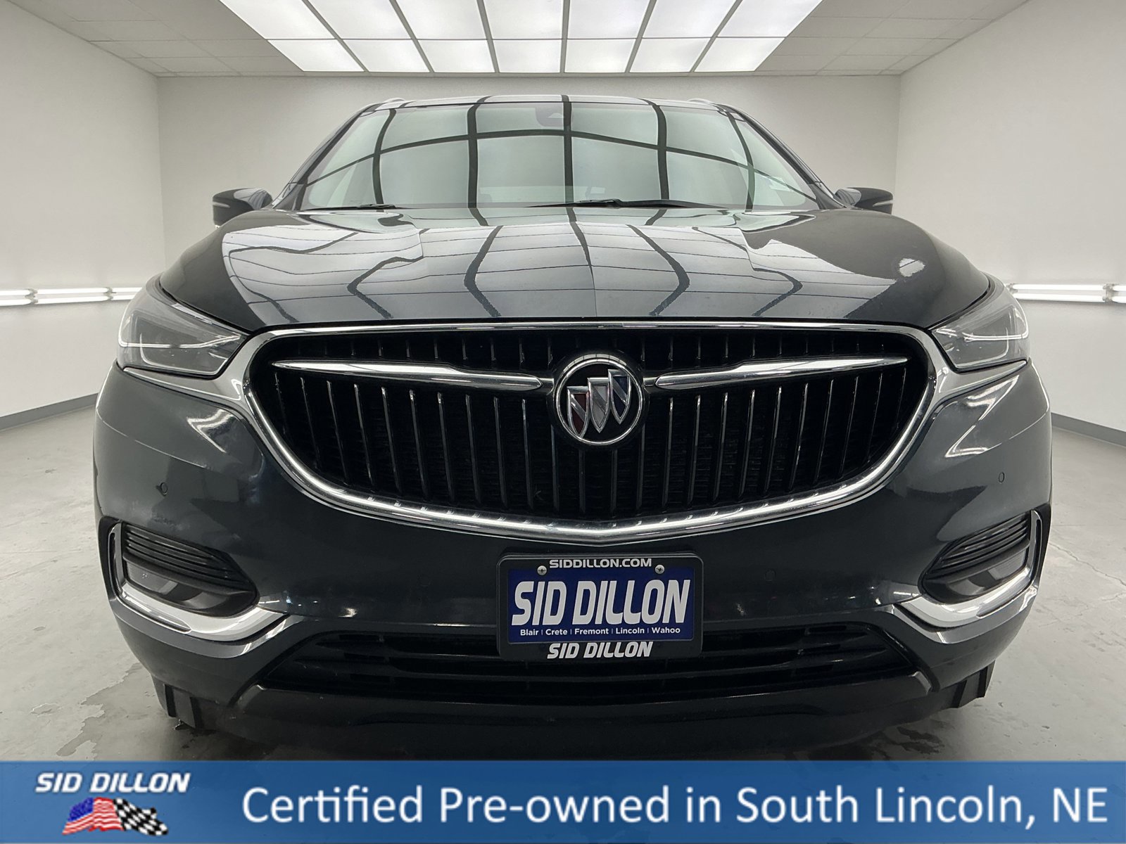Used 2021 Buick Enclave Premium w/ Sun and Sites Package image 2