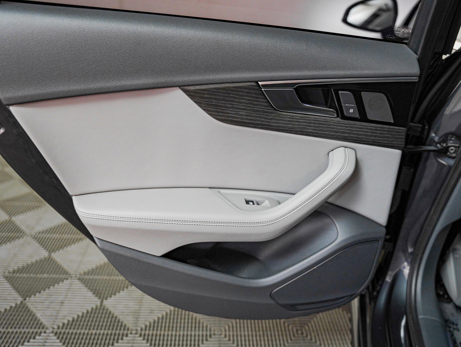 Used 2020 Audi A4 2.0T Premium Plus w/ Premium Plus Package image 24