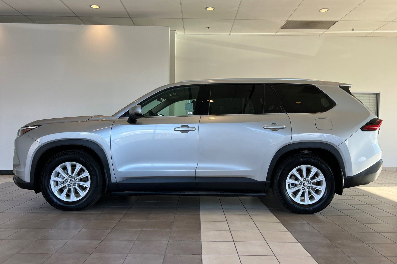 Certified 2025 Toyota Grand Highlander AWD Hybrid image 7