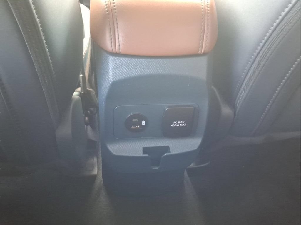 Used 2023 Ford Maverick Lariat w/ Lariat Luxury Package AWD/4WD image 16