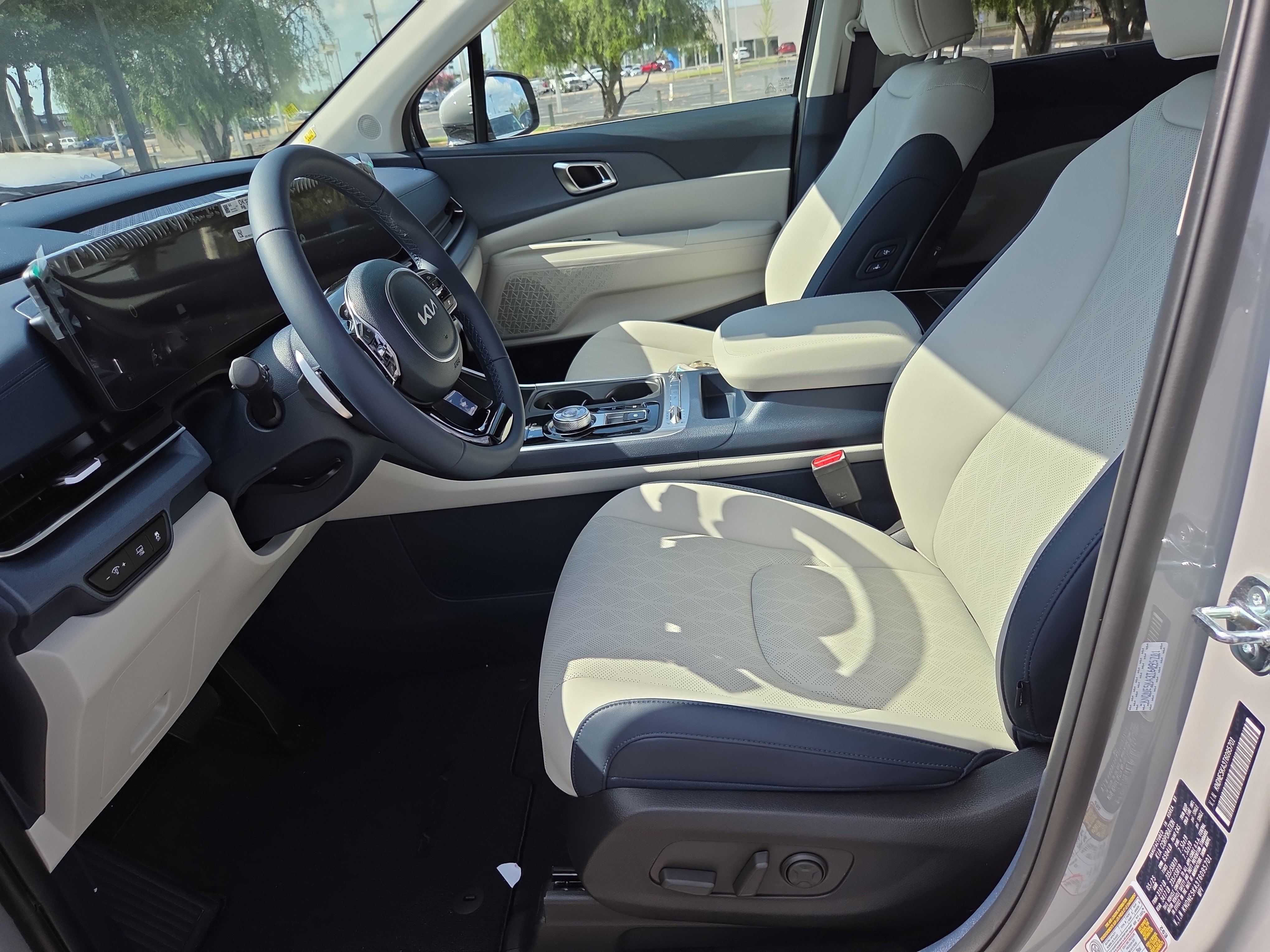 New 2026 Kia Carnival SX image 4