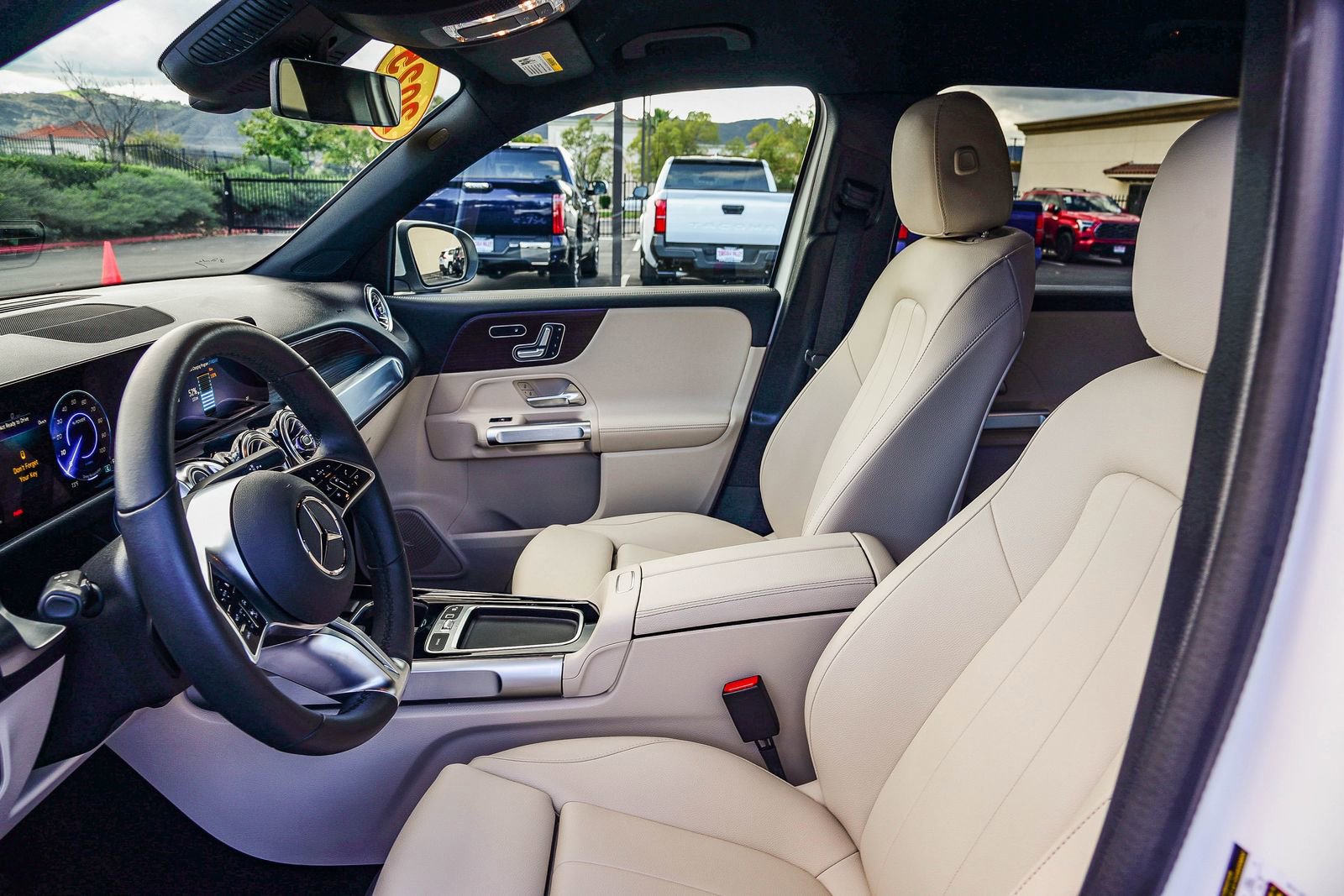 Used 2025 Mercedes-Benz EQB 250+ image 22