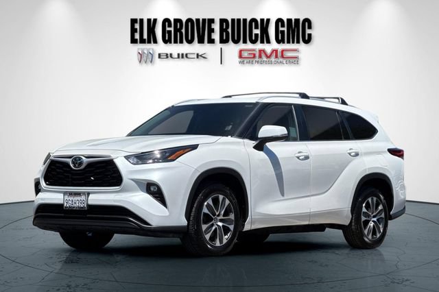 Used 2023 Toyota Highlander XLE FWD image 8