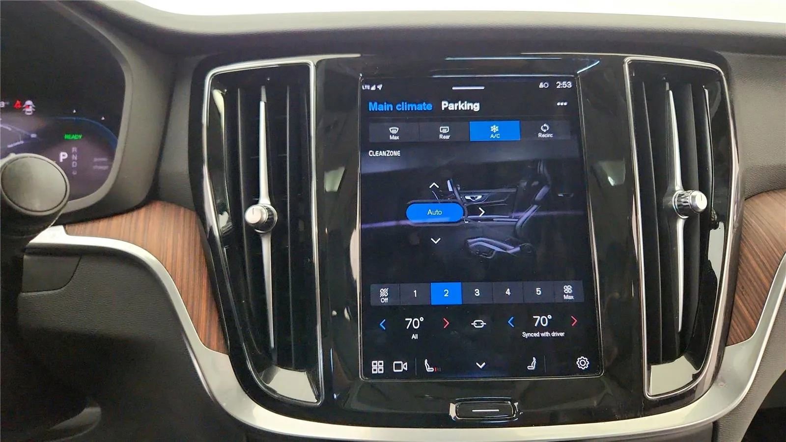 Used 2023 Volvo S60 T8 Plus image 26