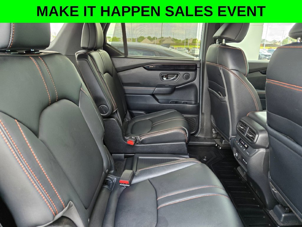 Used 2025 Honda Pilot TrailSport image 25