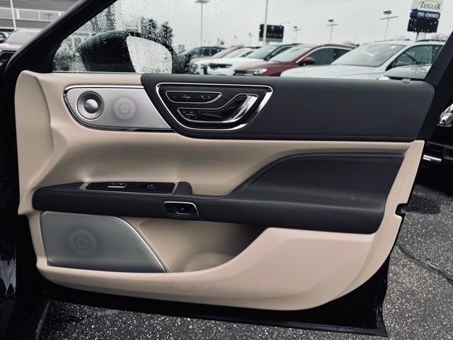 Used 2020 Lincoln Continental Reserve w/ Luxury Package image 17