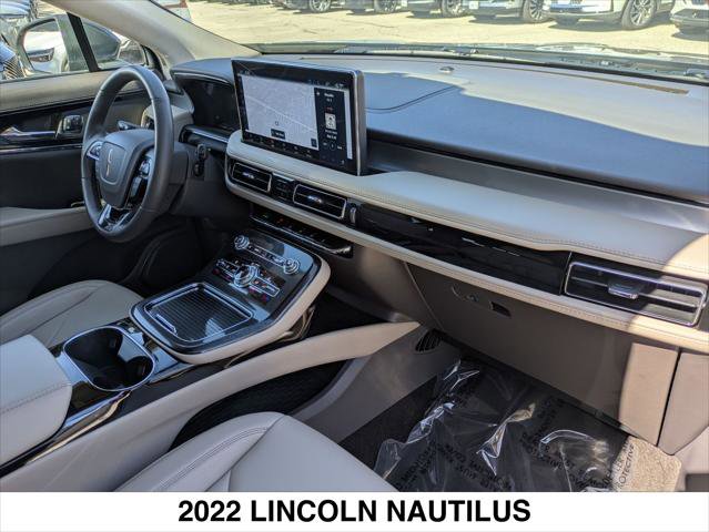 Certified 2022 Lincoln Nautilus AWD w/ Premium Package image 28