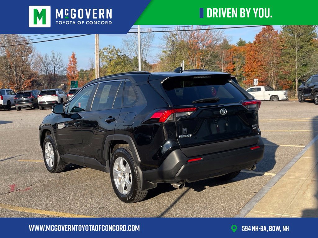 Used 2021 Toyota RAV4 XLE w/ Convenience Package AWD/4WD image 3