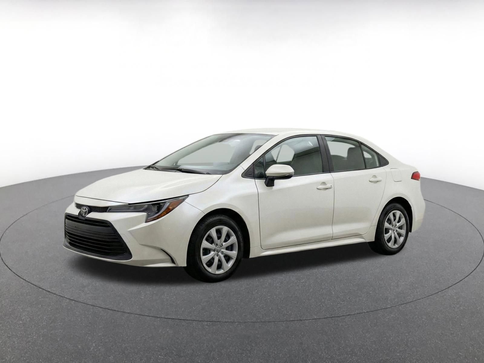 Used 2025 Toyota Corolla LE FWD image 3