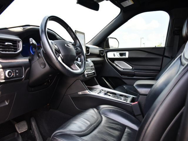 Used 2020 Ford Explorer Platinum w/ Premium Technology Package AWD/4WD image 15