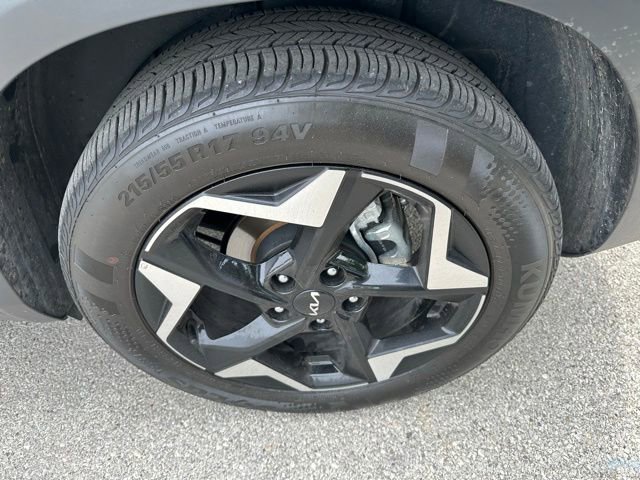 Used 2025 Kia Seltos EX w/ EX Sunroof Package FWD image 7