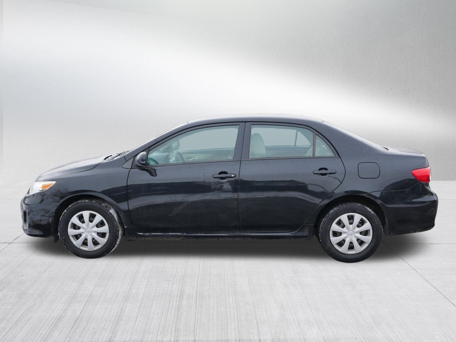 Used 2011 Toyota Corolla LE image 4