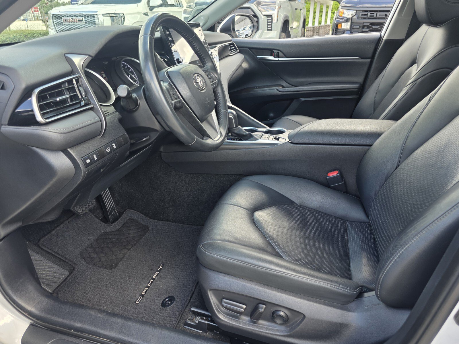 Certified 2022 Toyota Camry XLE w/ Navigation Upgrade Package FWD image 10