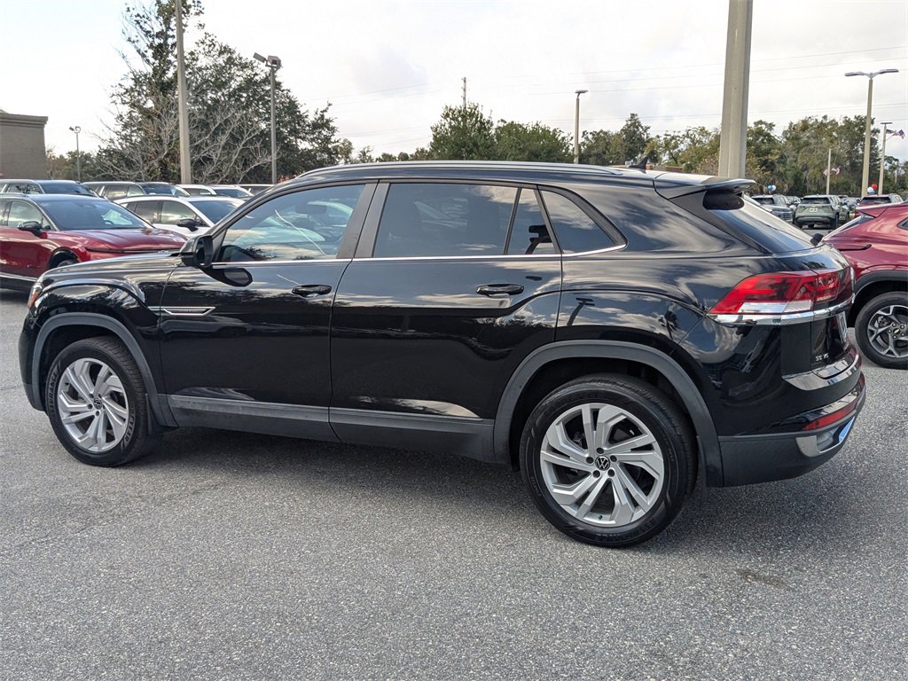 Used 2020 Volkswagen Atlas Cross Sport SE w/ Towing Package image 5