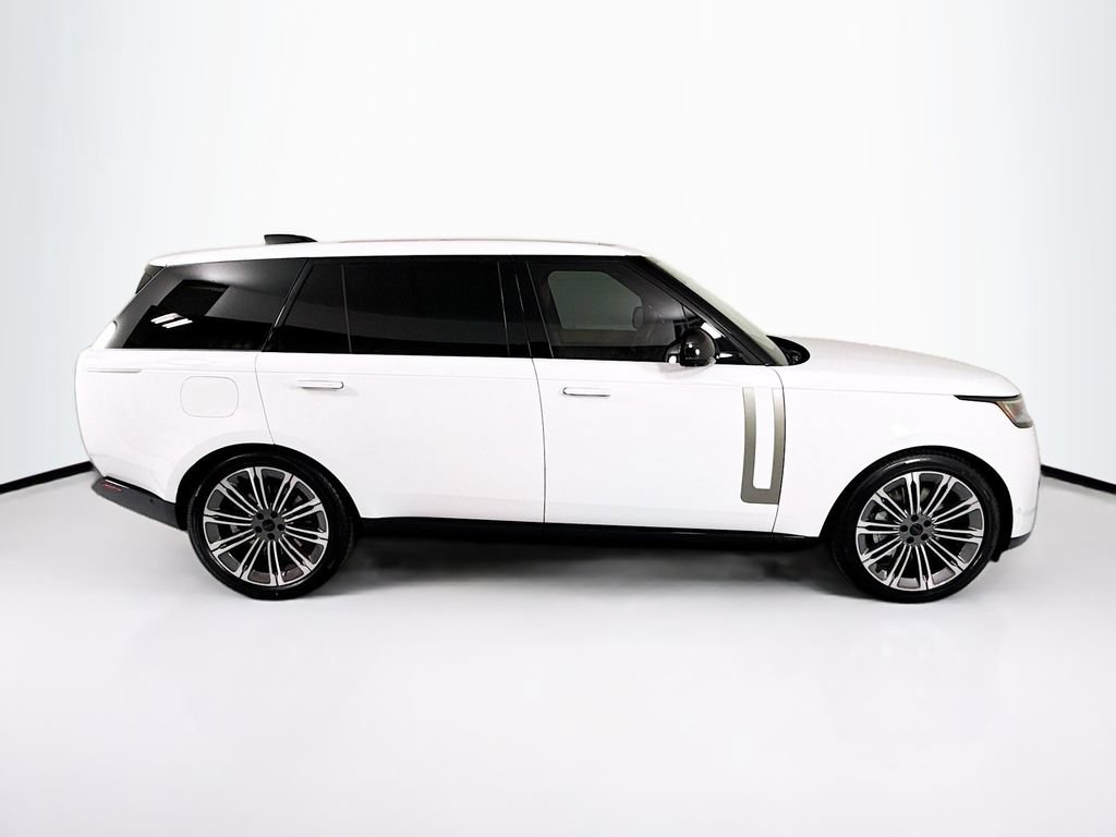 New 2026 Land Rover Range Rover Long Wheelbase SE AWD/4WD image 4