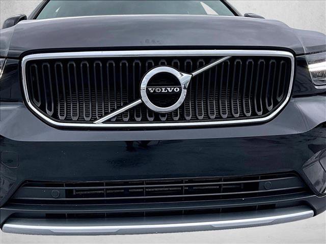 Used 2021 Volvo XC40 T4 Momentum w/ Premium Package image 30