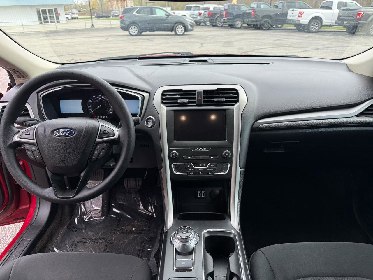 Used 2020 Ford Fusion SE FWD image 16