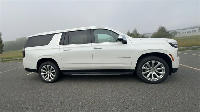 New 2025 Chevrolet Suburban Premier image 9