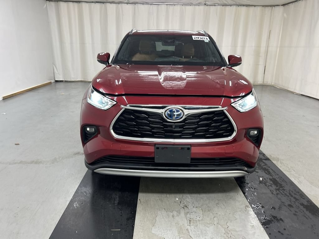 Used 2021 Toyota Highlander Platinum AWD/4WD image 3