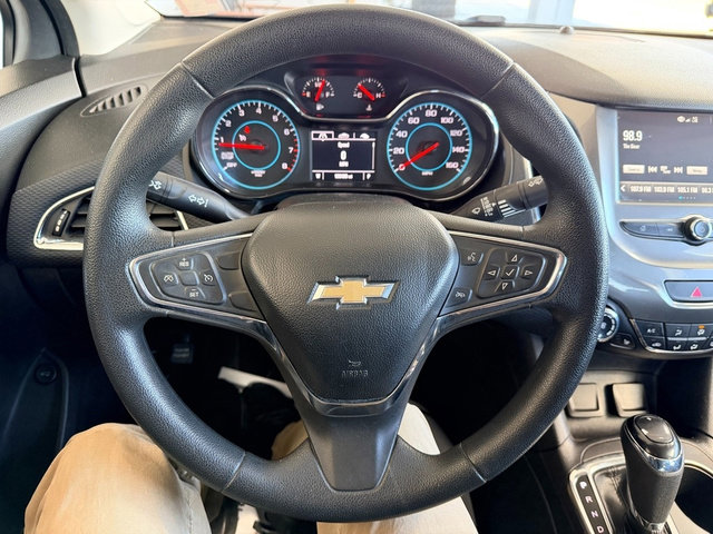 Used 2018 Chevrolet Cruze LT w/ Convenience Package image 17