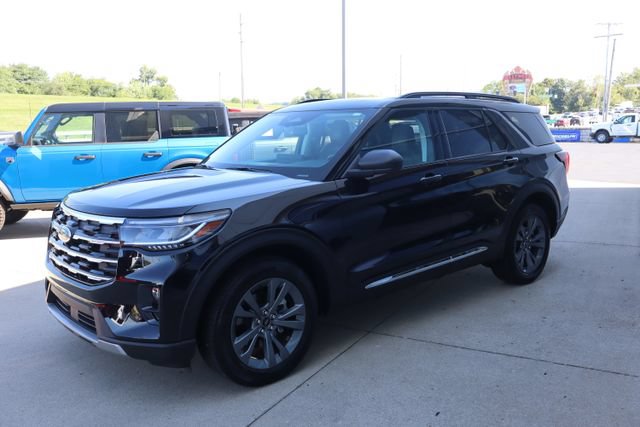 Certified 2025 Ford Explorer Active w/ Active Comfort Package AWD/4WD image 5